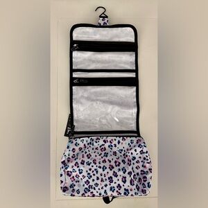 SCOUT Hanging Toiletry Bag (Medium)